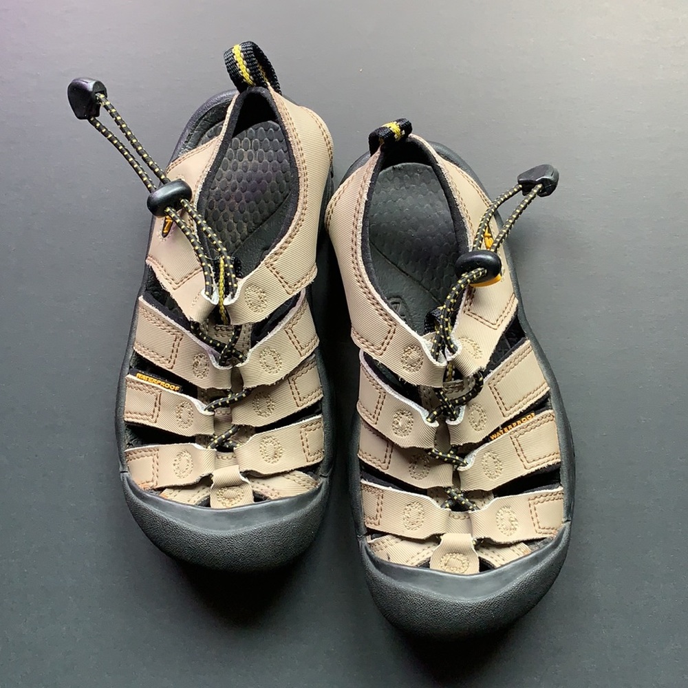 🦋3/$20 Keen Newport H2 Kids Waterproof Sandals 13 Unisex - Picture 3 of 5